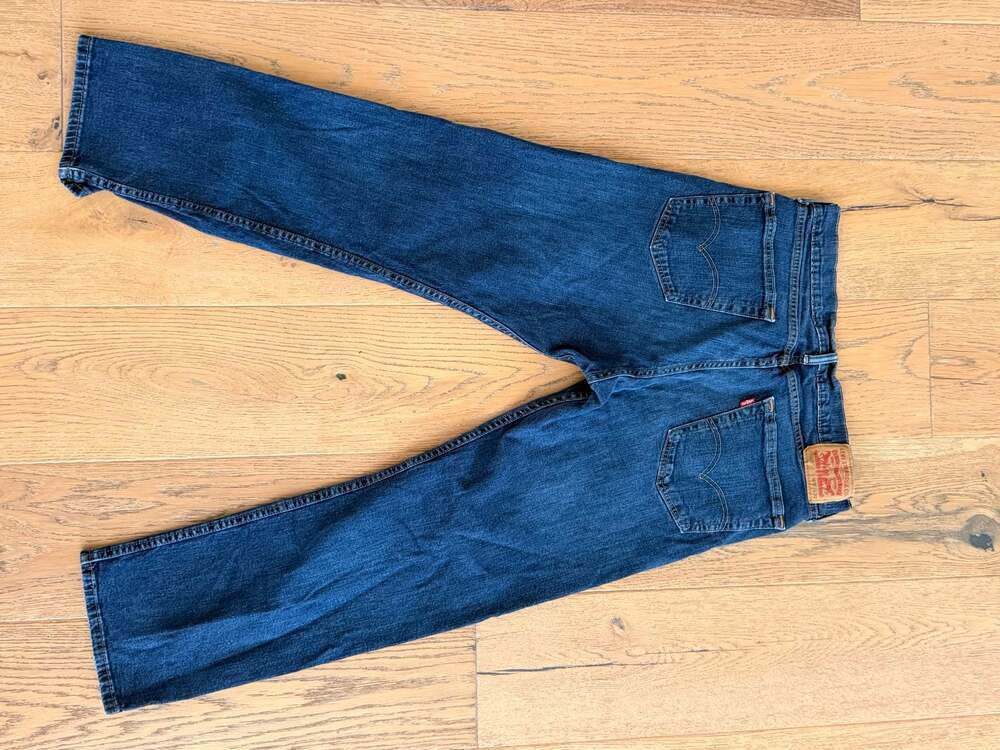 Levi's 505 Regular Fit Jeans - Medium Blue Wash, Size 36x30 - Picture 3 of 3
